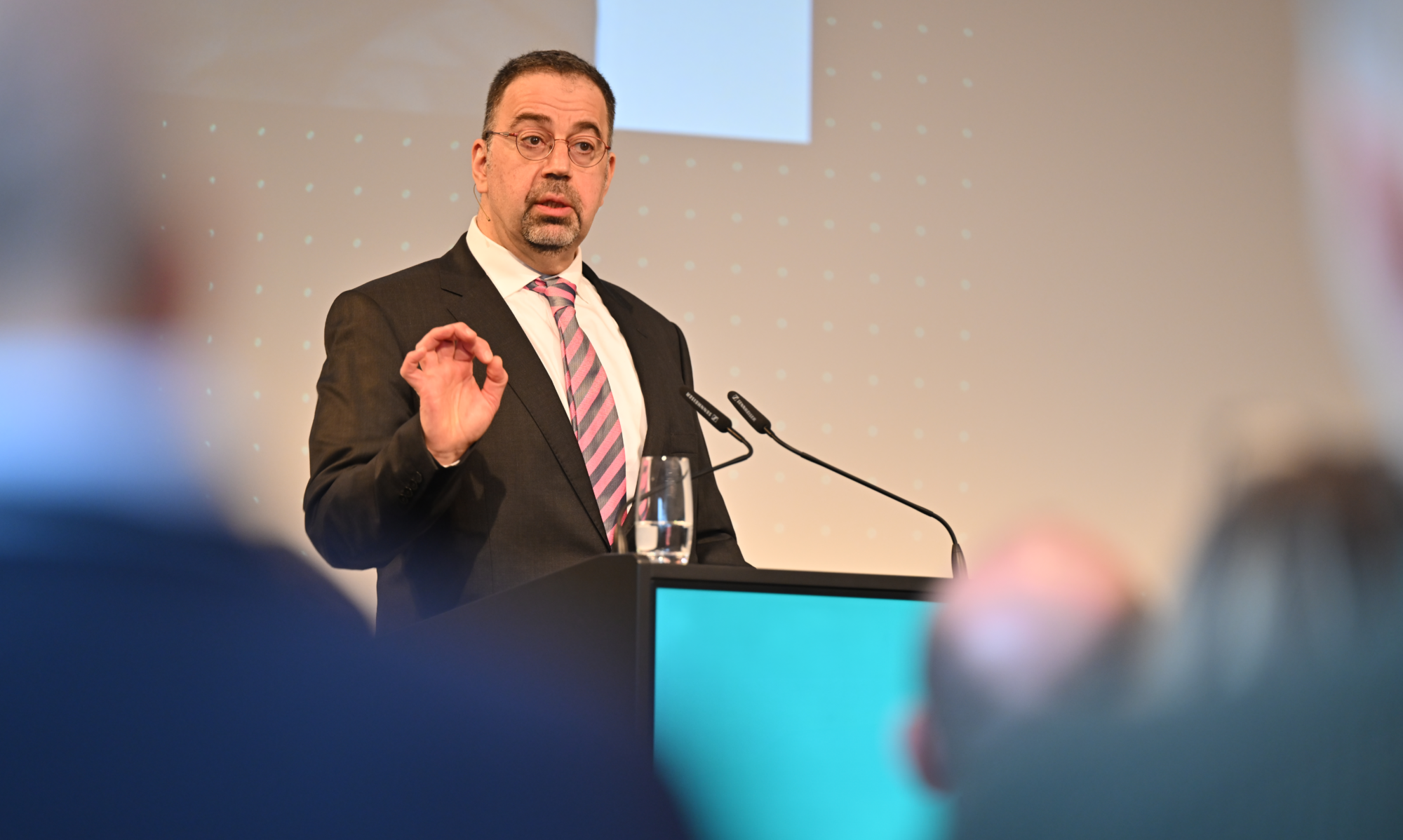 Daron Acemoglu speaking